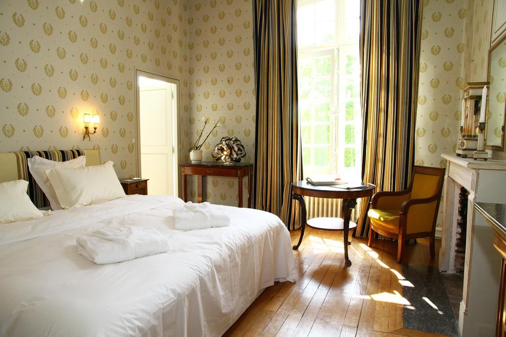 Villeny シャトー デ ラ ジロディエール Bed & Breakfast 部屋 写真