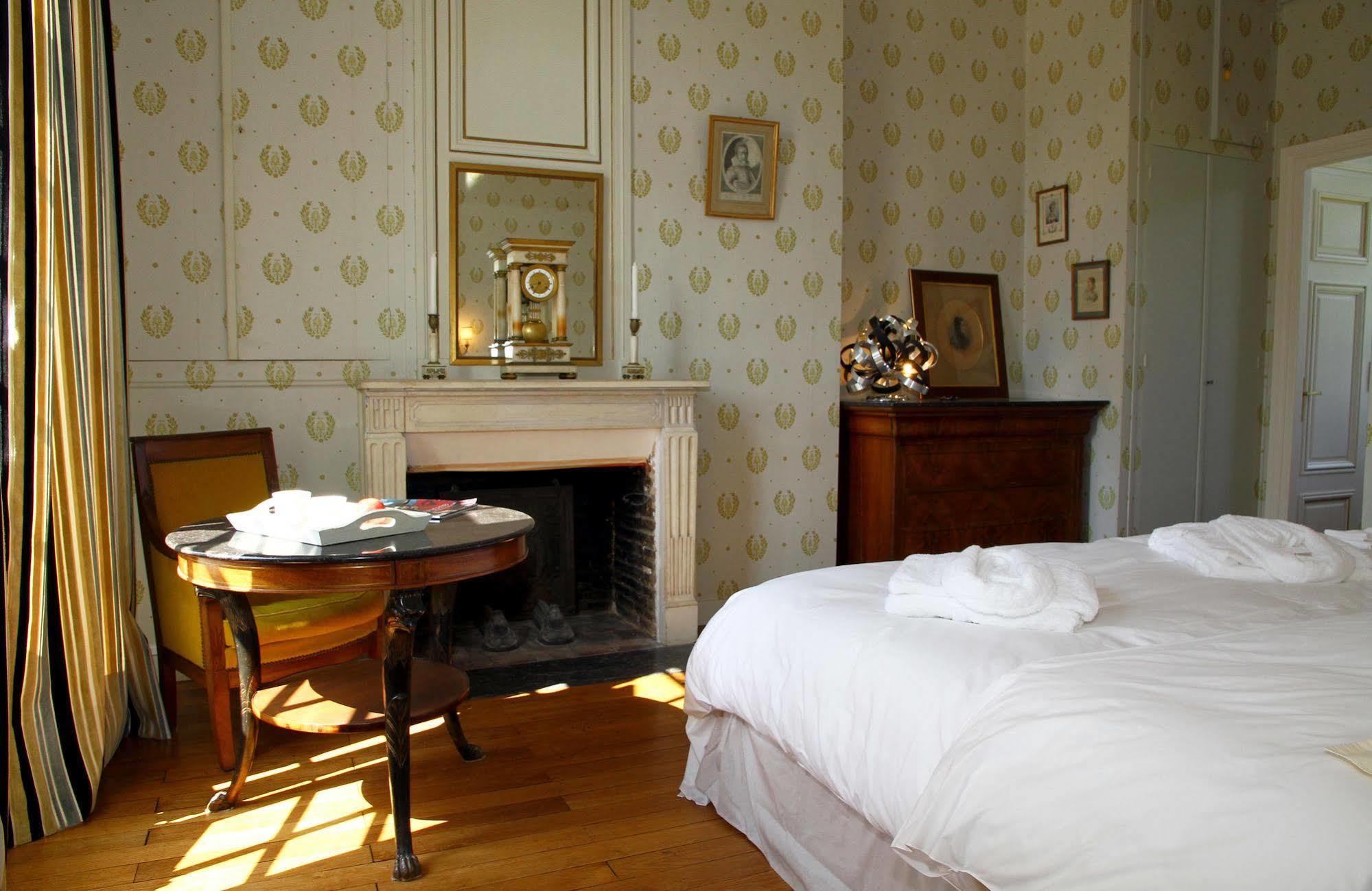 Villeny シャトー デ ラ ジロディエール Bed & Breakfast エクステリア 写真